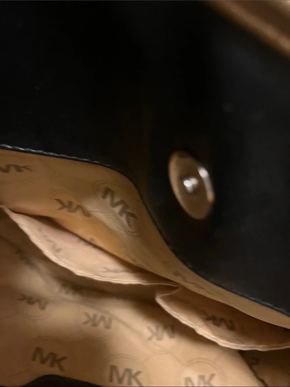 🤩🤩Michael Kors Black Satchel with Gold Trim and Lock